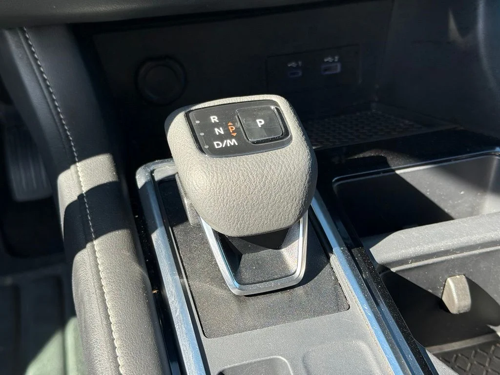 Used 2024 Gray Nissan SV image 27
