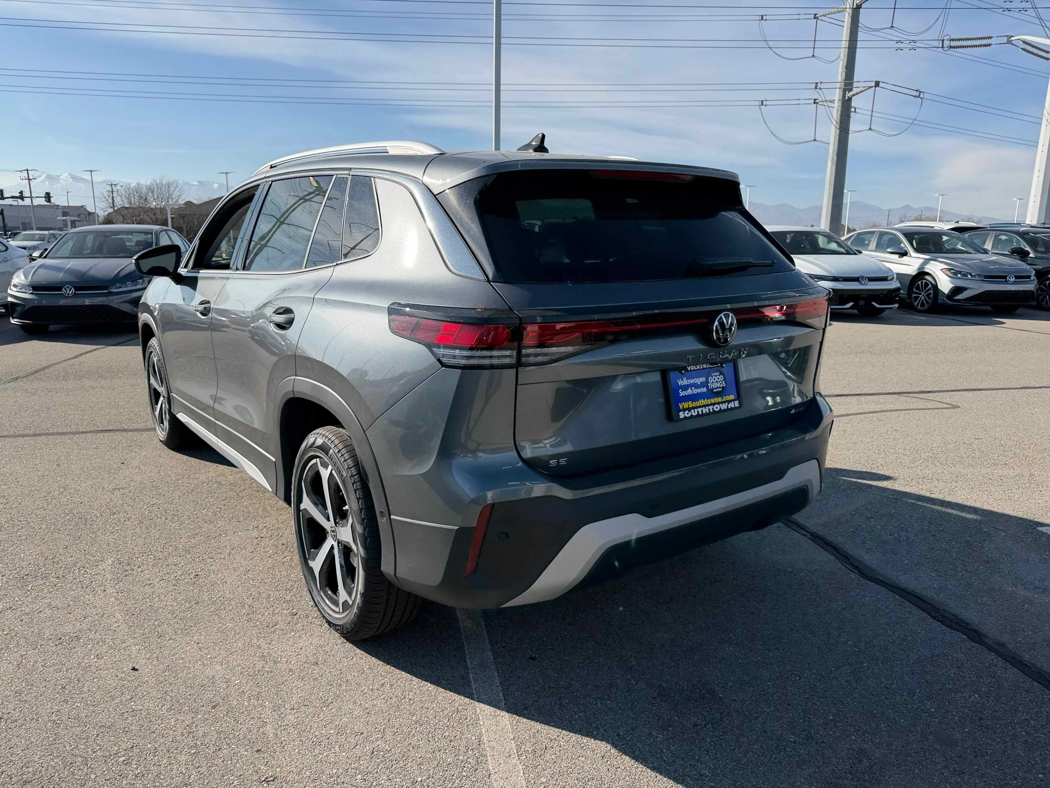 New 2026 Platinum Gray Volkswagen SE image 5