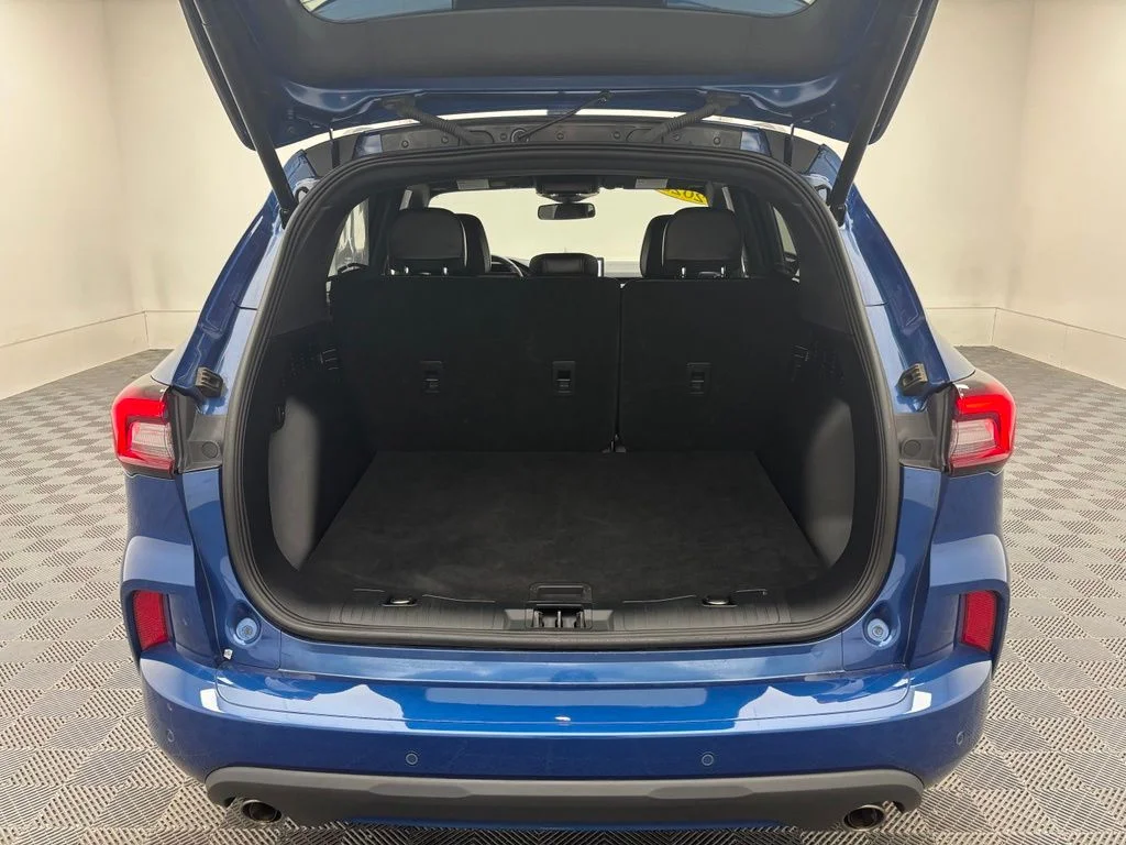 Used 2023 Blue Ford ST-Line Elite image 9