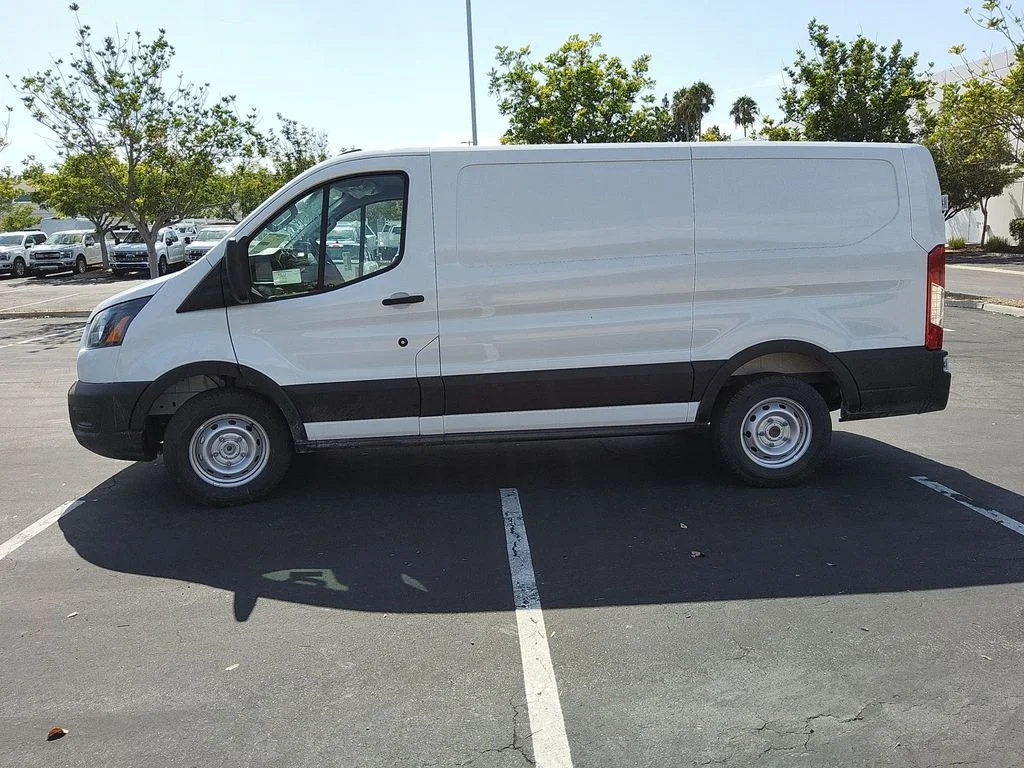 New 2026 Oxford White Ford Base image 23