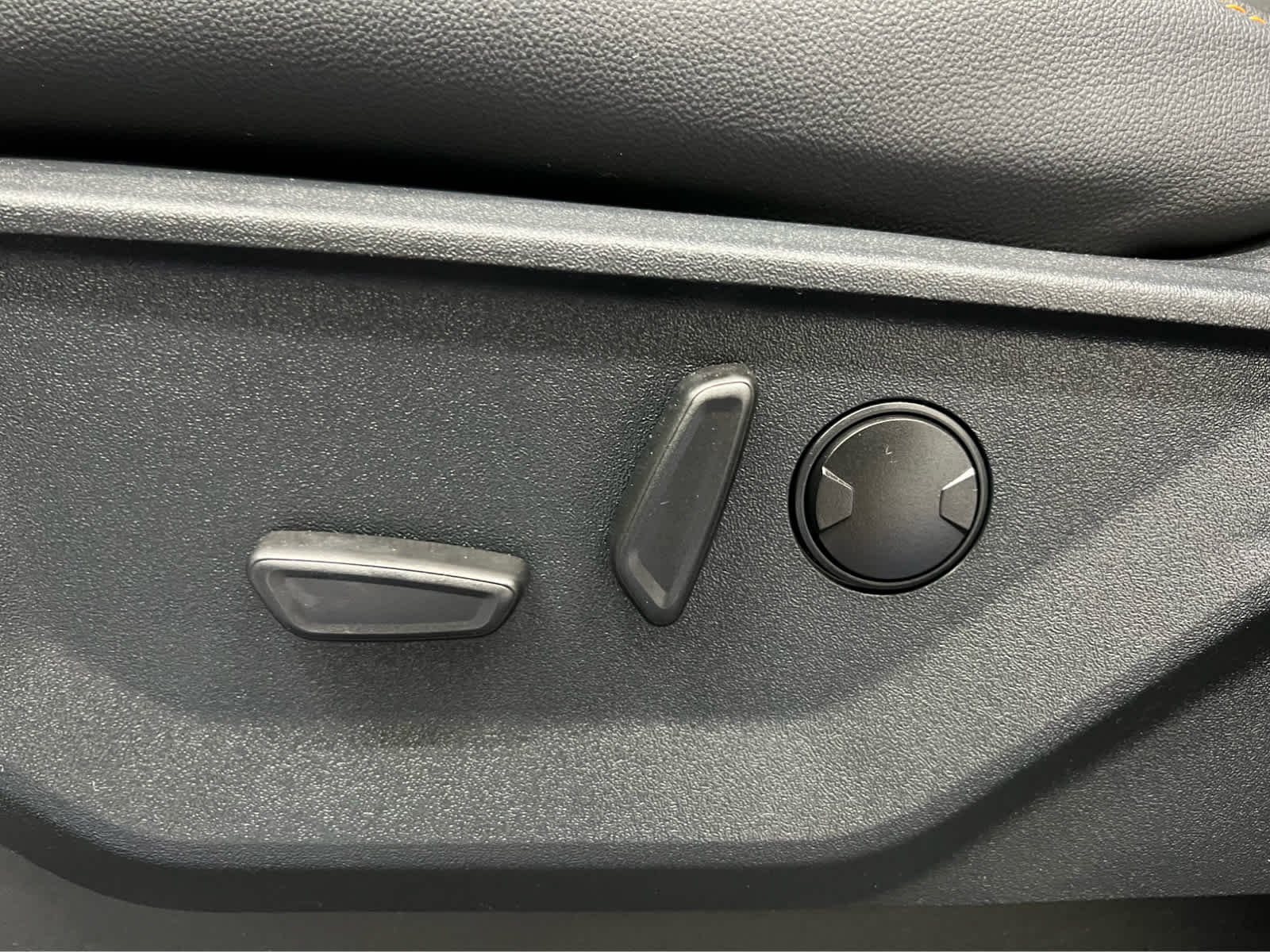 Used 2025 Oxford White Ford Tremor image 13