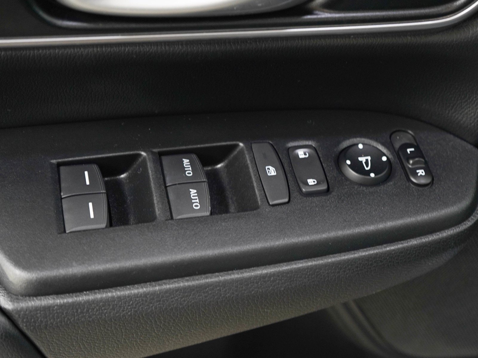 Used 2021  Honda Touring AWD image 22