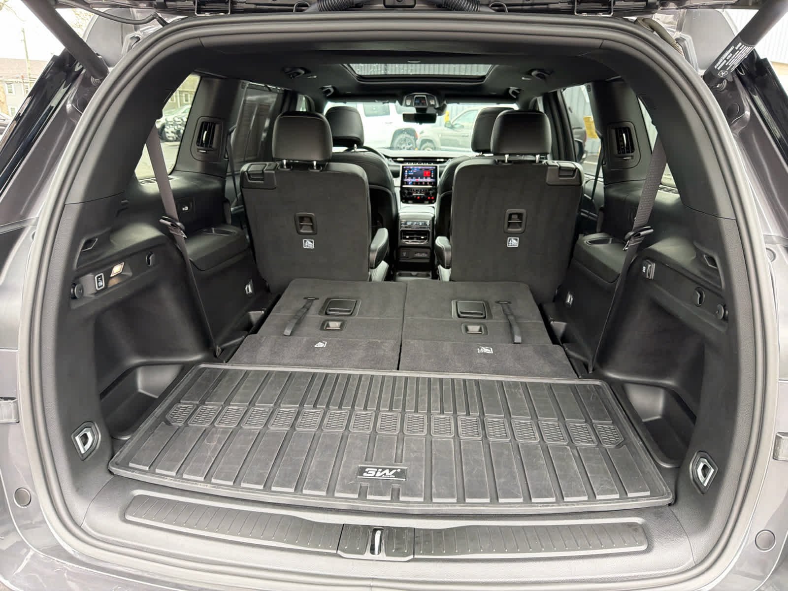 Used 2024 Baltic Gray Metallic Clearcoat Jeep Limited image 25