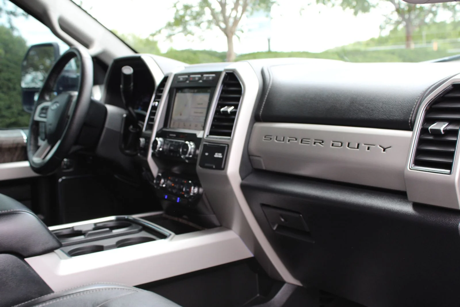 Used 2019 Silver Ford Lariat image 37