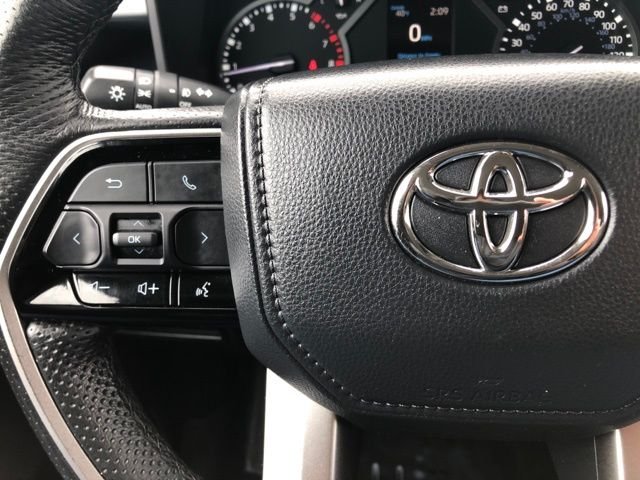 Used 2023 Ice Toyota SR5 image 25