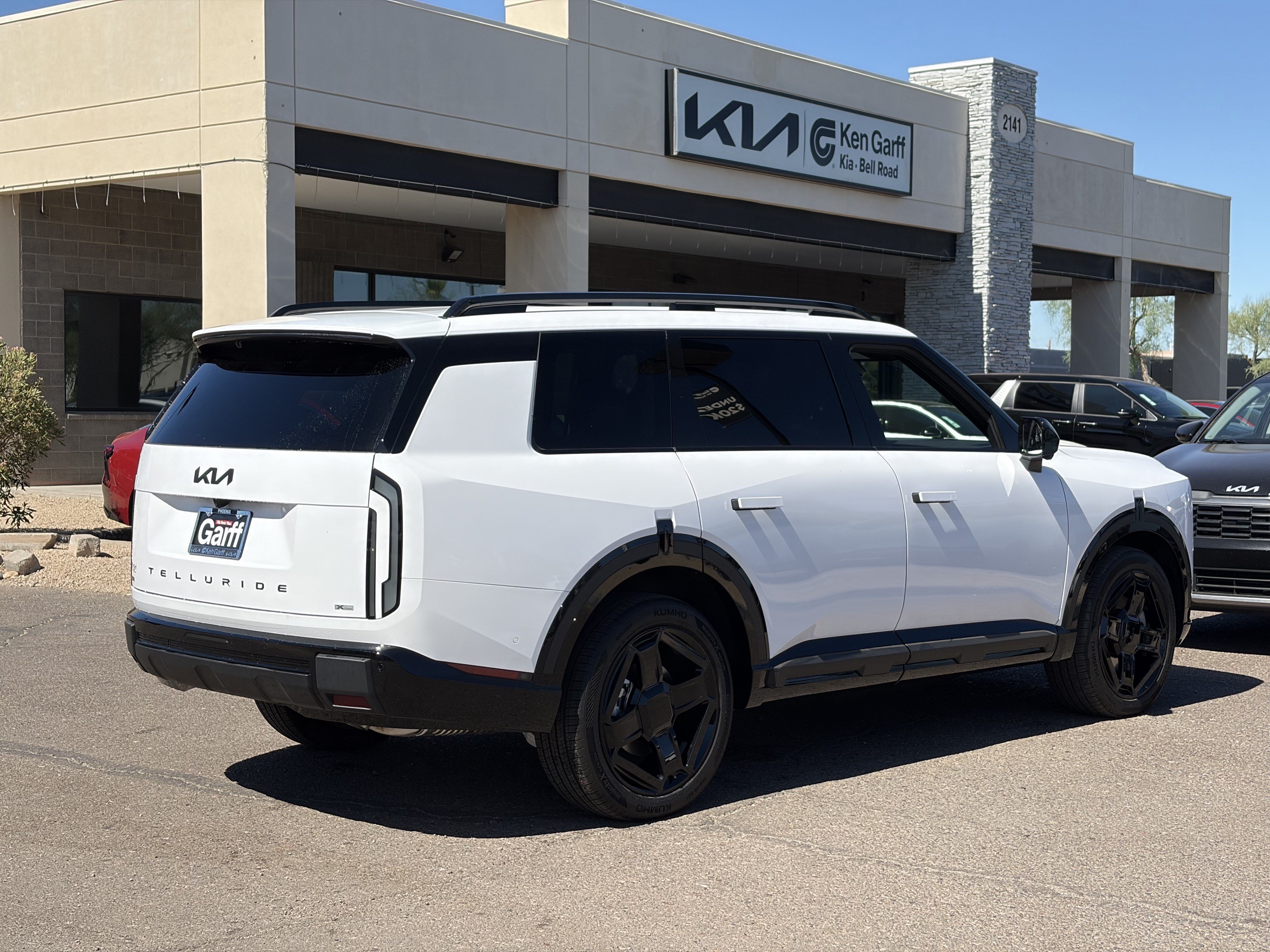 New 2027 Glacial White Pearl Kia X-LINE SX PRESTIGE image 4