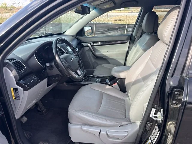 Used 2015 Black Kia LX image 10