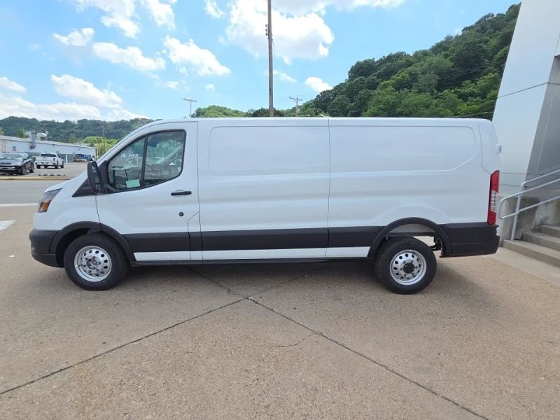 New 2026 Oxford White Ford Cargo Van image 4
