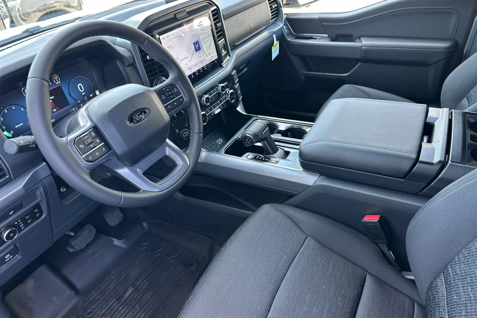 New 2026 Oxford White Ford XLT image 9