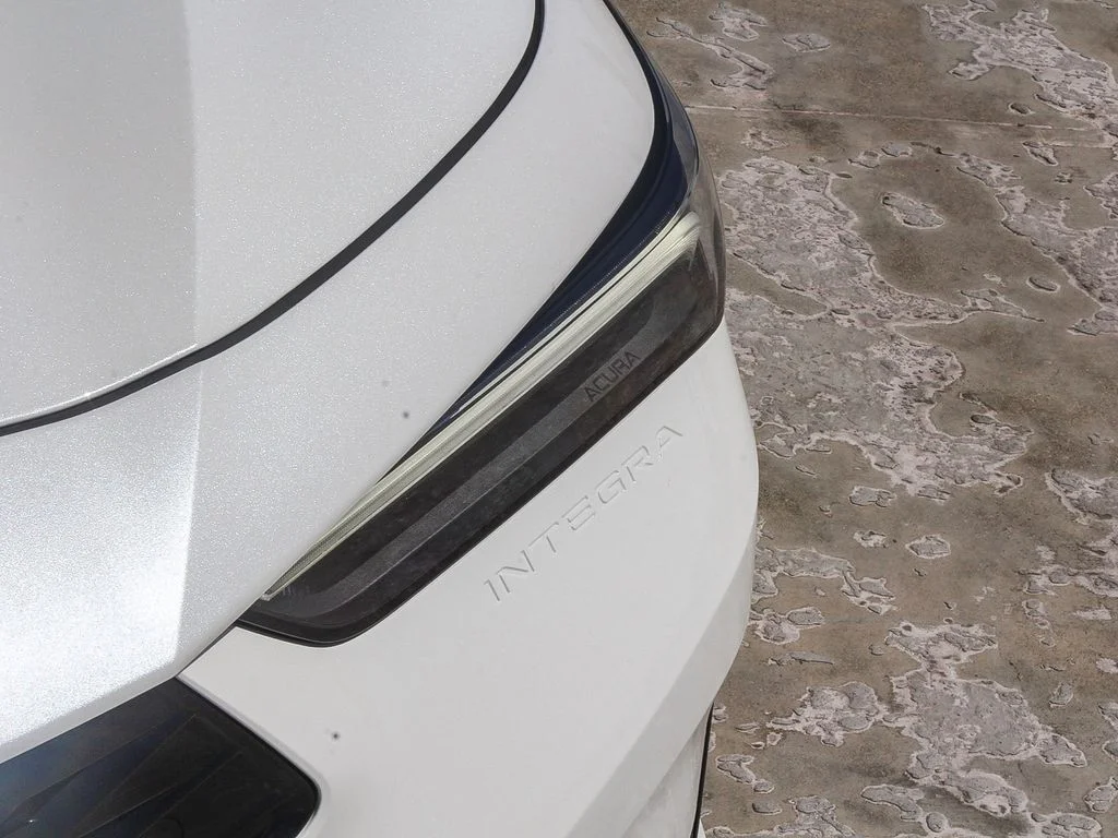 Used 2025 Platinum White Pearl Acura Base image 10