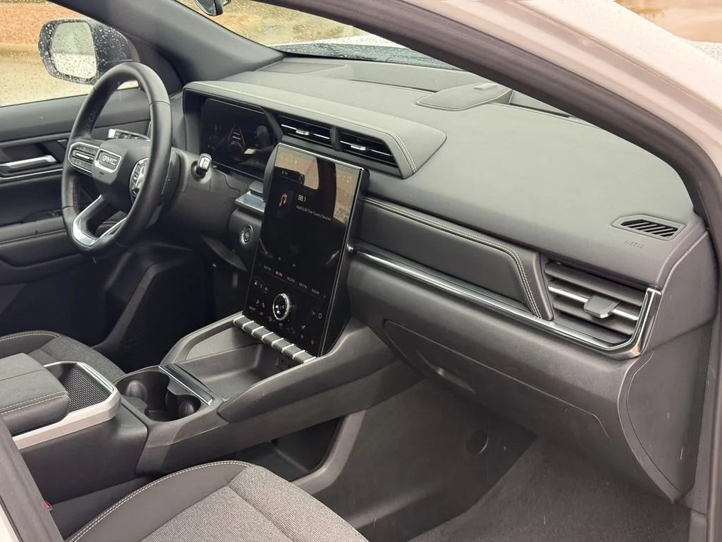 Used 2026 White GMC Elevation image 27