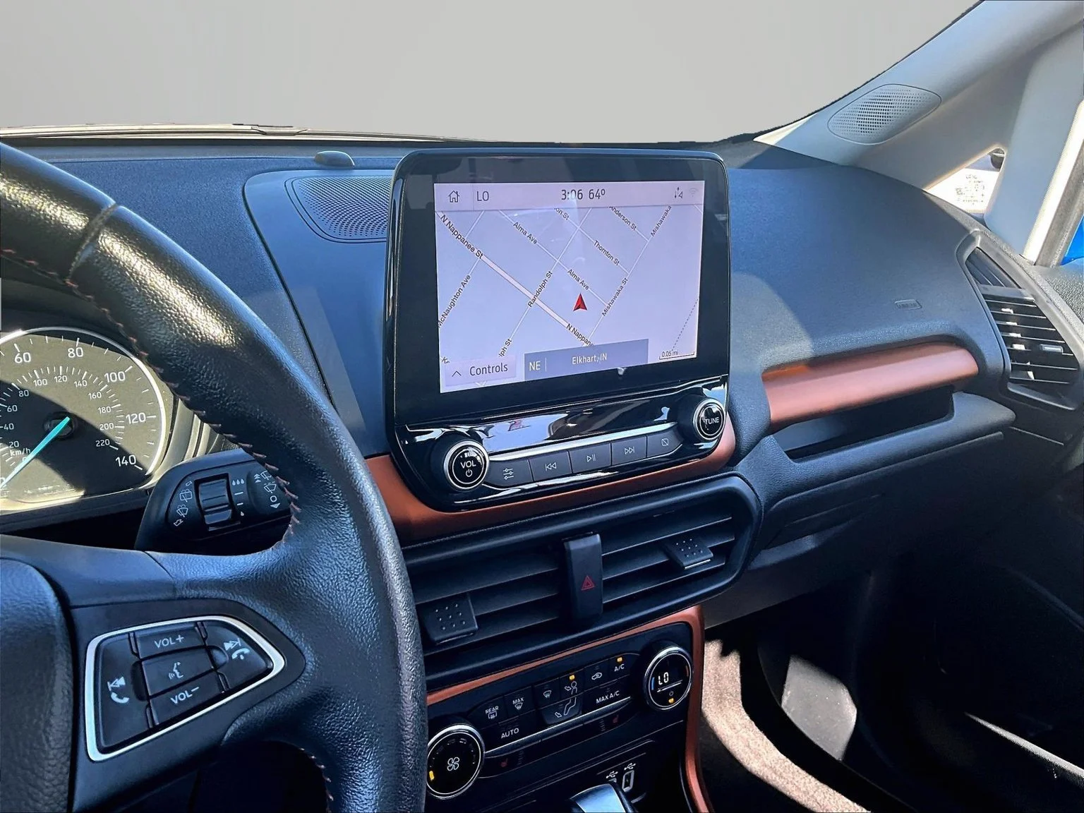 Used 2022 Blue Ford SE image 7