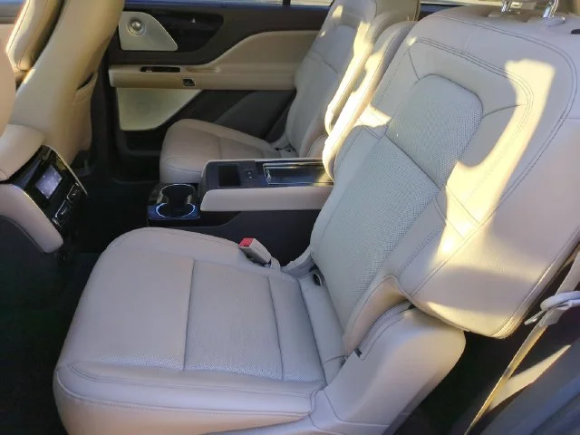 Used 2021 Blue Lincoln Reserve image 30