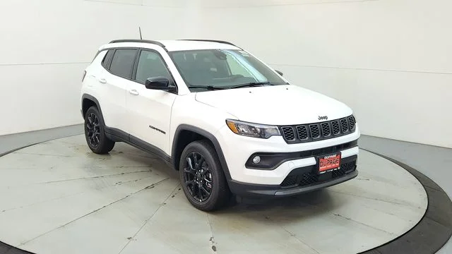 New 2026 Bright White Clear-Coat Exterior Paint Jeep Latitude image 16
