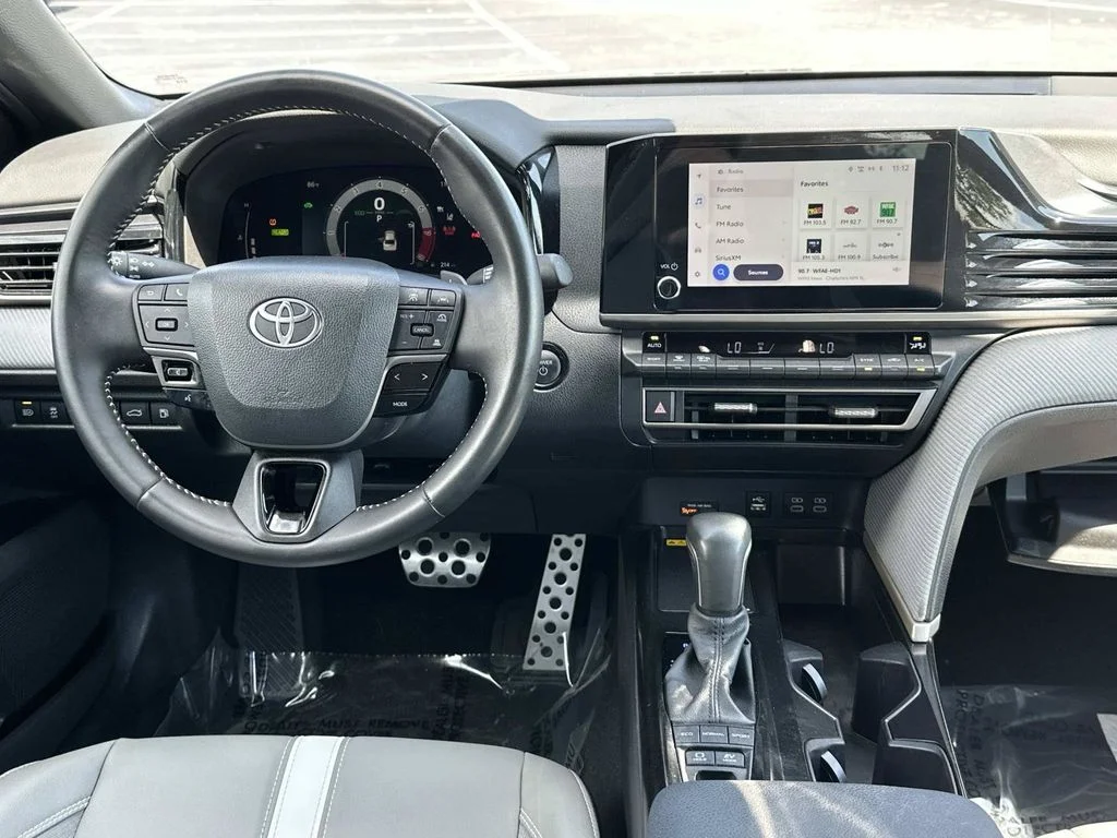 Certified Used 2025  Toyota SE image 19