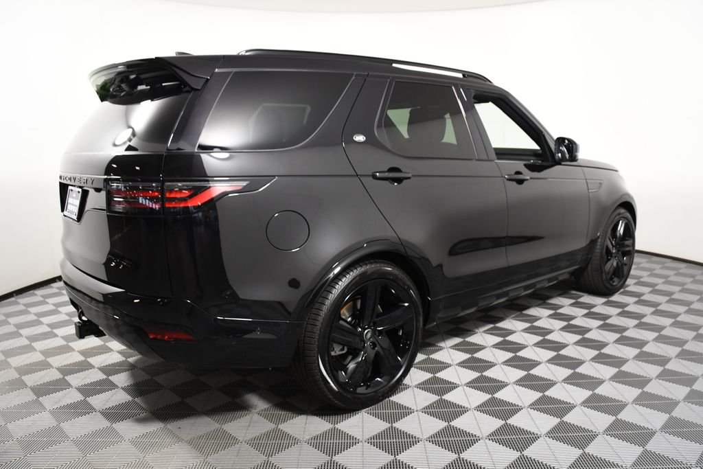 Certified Used 2025 Santorini Black Metallic Land Rover Dynamic SE image 7