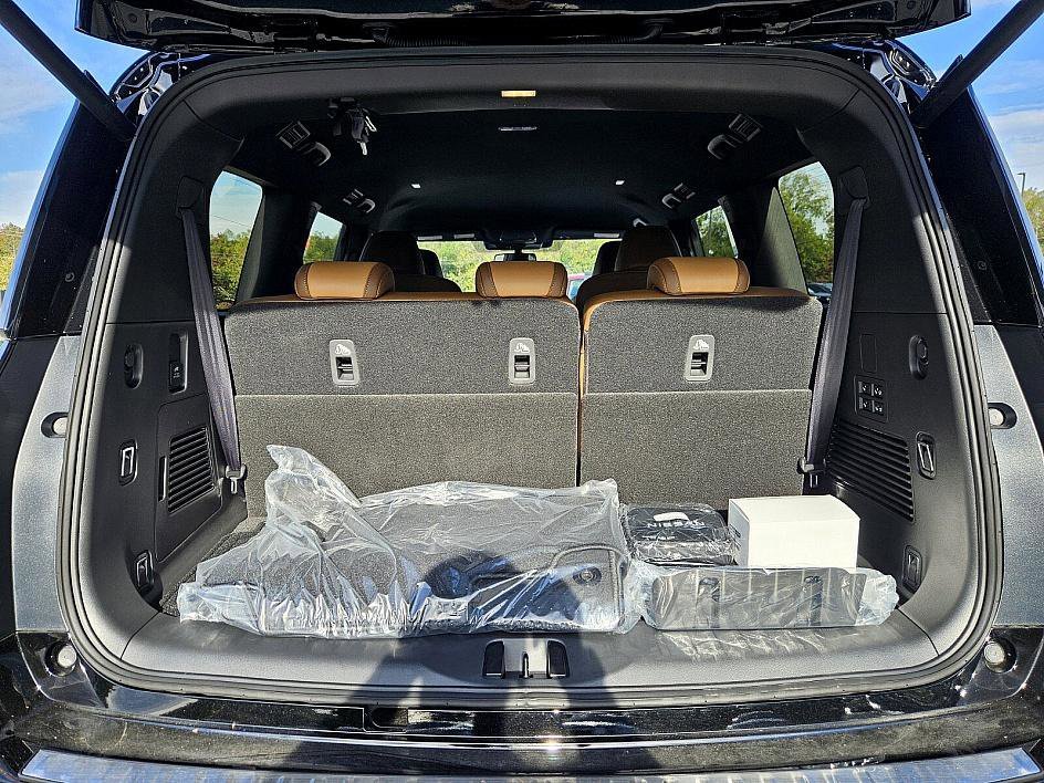 2026 Nissan Armada SL - Photo 12