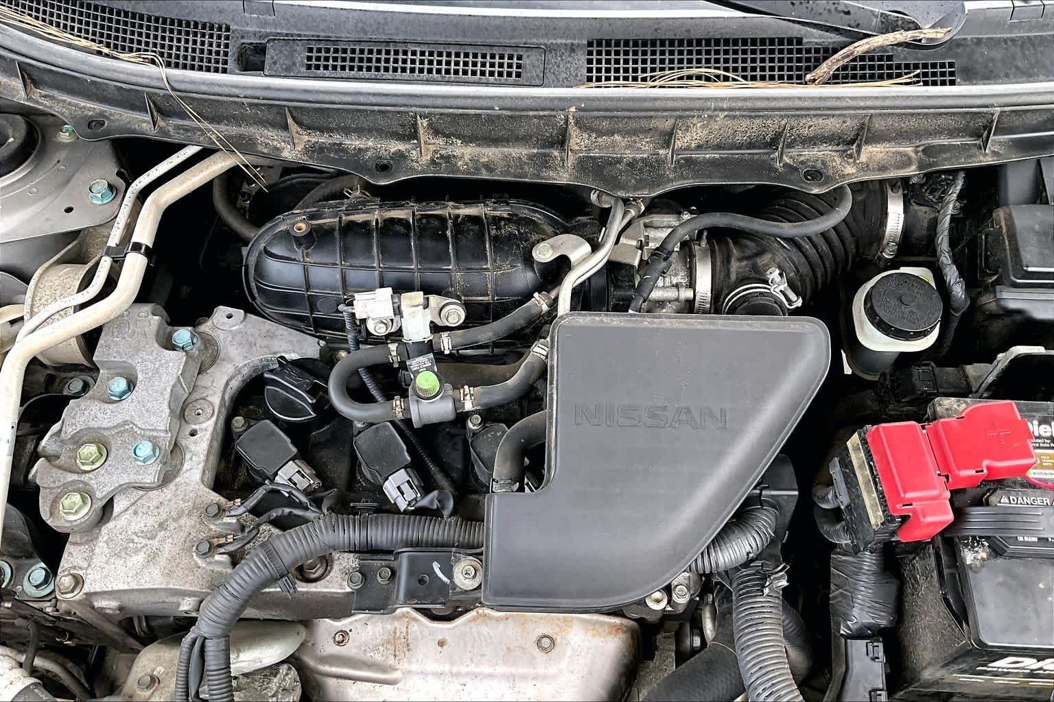 Used 2012 Platinum Graphite Nissan S image 31