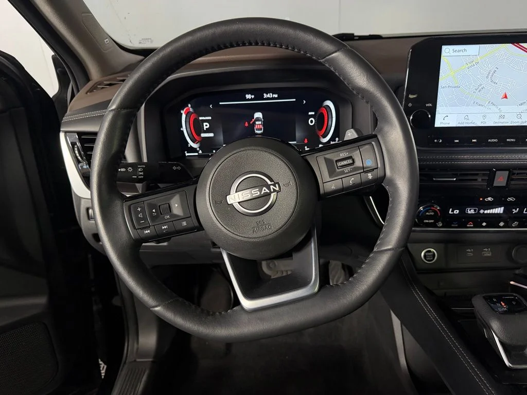 Used 2023 Black Nissan Platinum image 16
