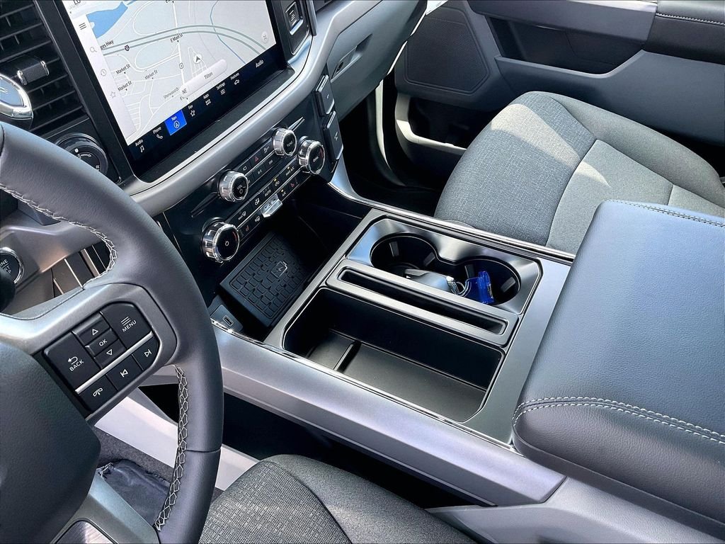 New 2026 Oxford White Ford XLT image 14