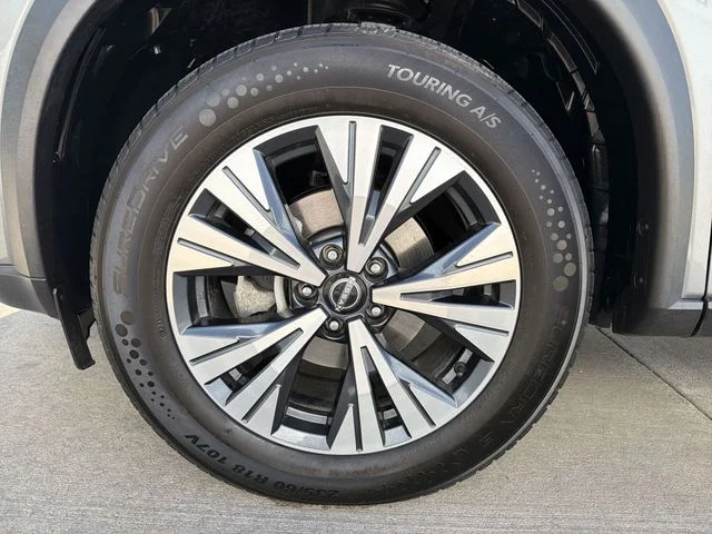 Used 2023 Gray Nissan SV image 12