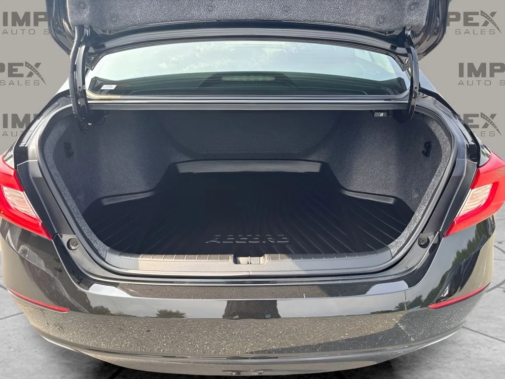 Used 2020  Honda LX image 16