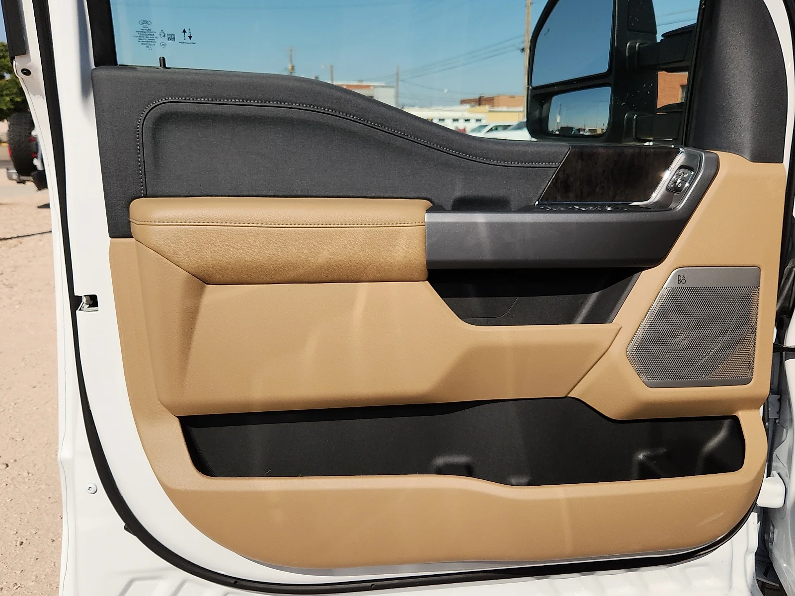 New 2026 Oxford White Ford Lariat image 14