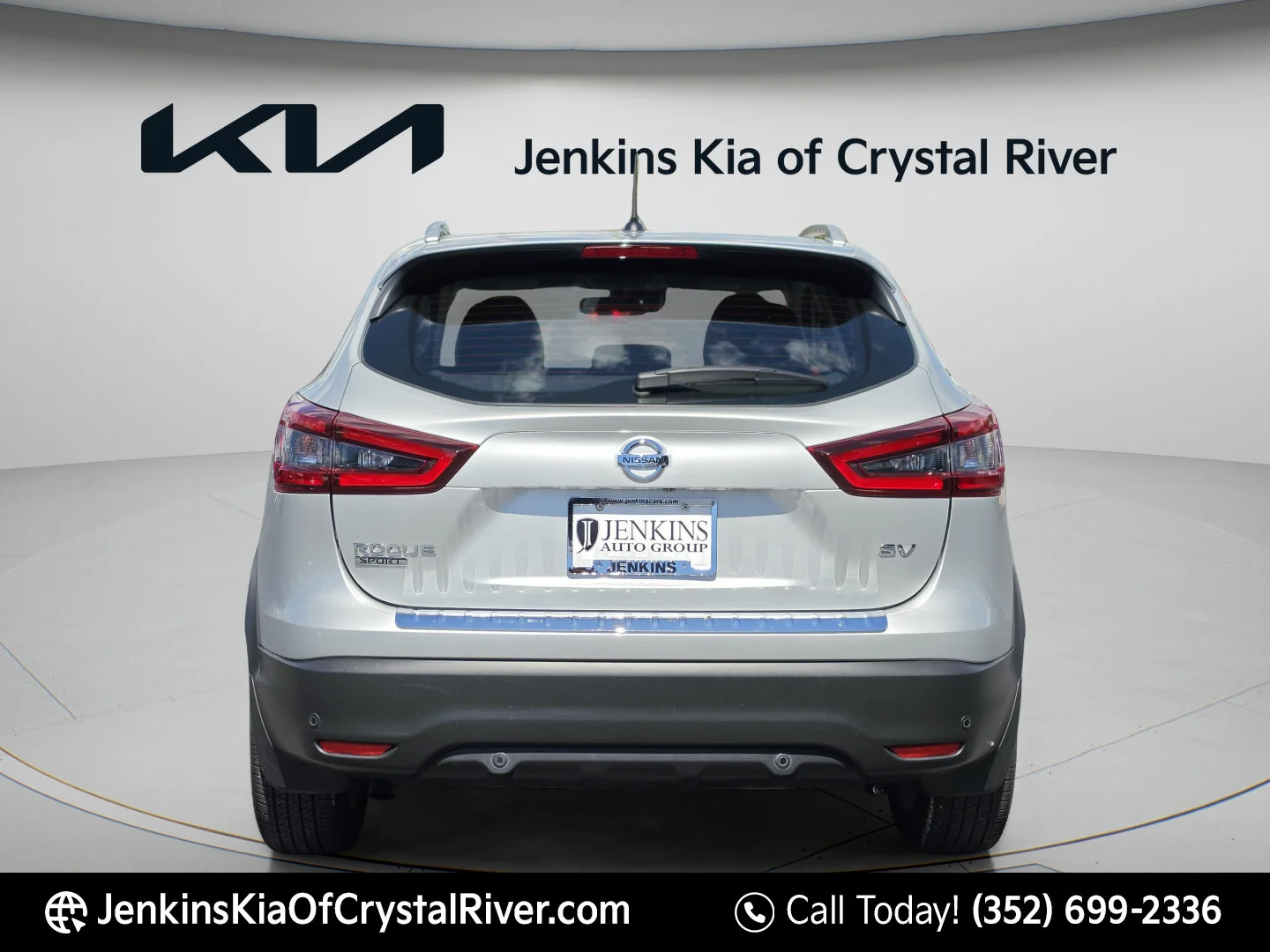 Used 2020 Brilliant Silver Metallic Nissan SV image 6