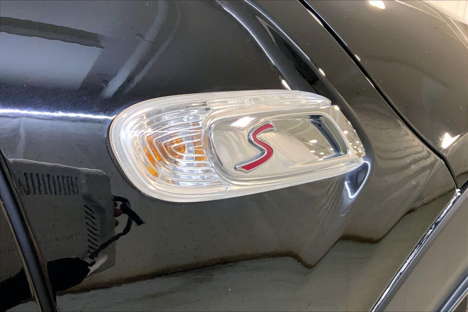 Used 2021 Midnight Black Metallic MINI Cooper S image 9