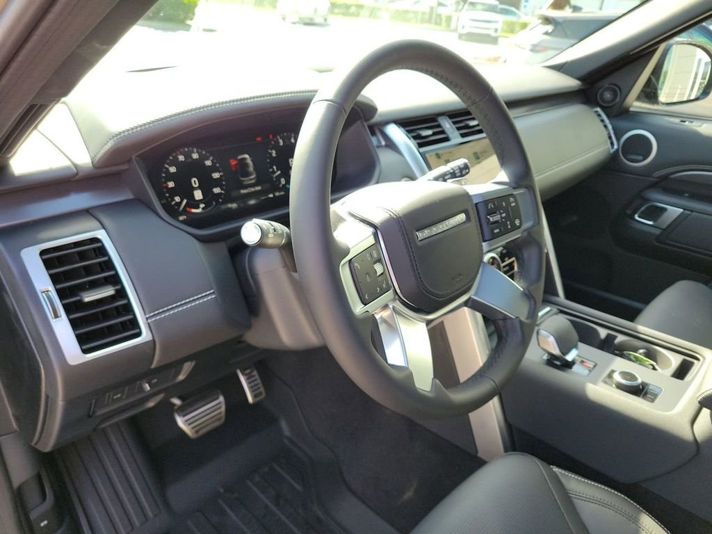 New 2025 Lantau Bronze Land Rover Metropolitan Edition image 24
