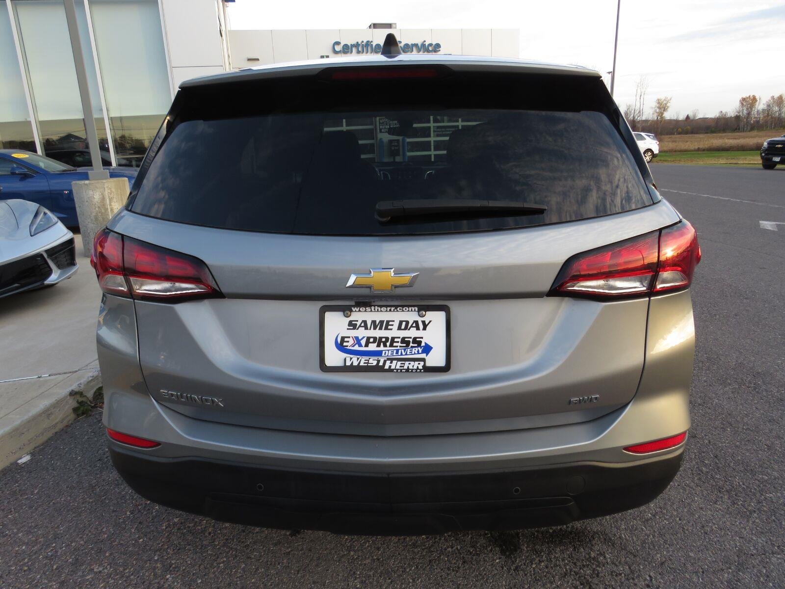 Used 2024 STERLING GRAY METALLIC Chevrolet  image 9