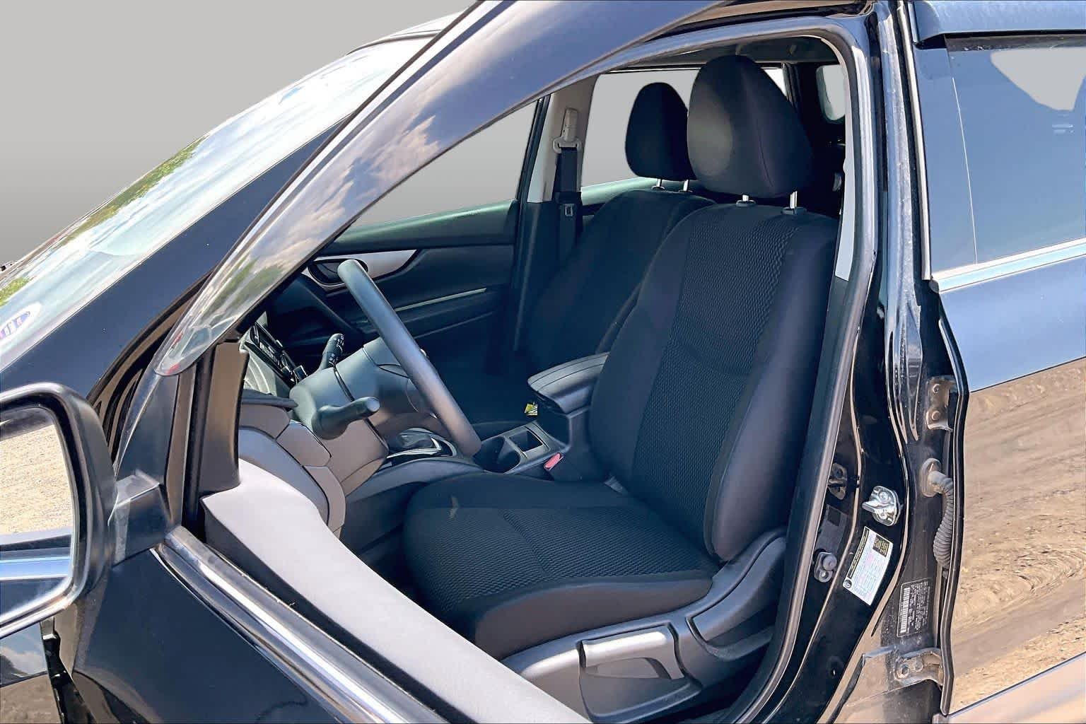Used 2021 Magnetic Black Pearl Nissan S image 6