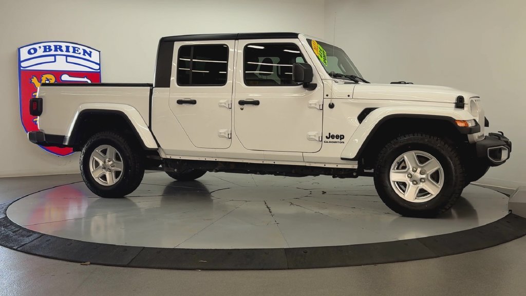 Used 2022 Bright White Clearcoat Jeep Sport image 3