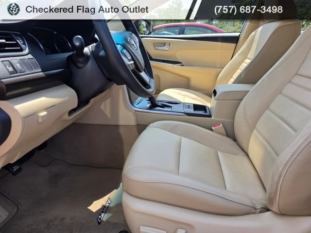 Used 2015 Creme Brulee Mica Toyota XLE image 8