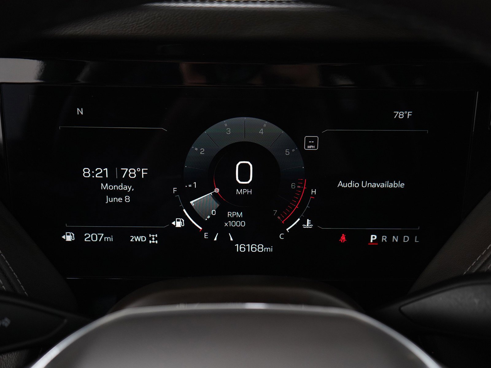 Used 2025 Summit White GMC Elevation image 25