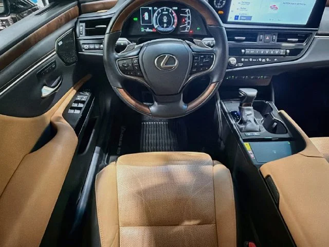 Certified Used 2025 Gray Lexus 300h Ultra Luxury image 19