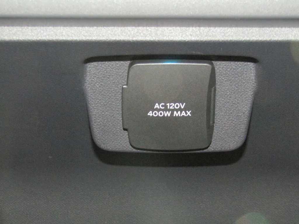 New 2026 Ruby Red Metallic Tinted Clearcoat Ford XLT image 38