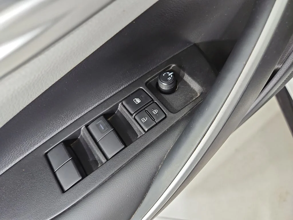 2024 Toyota Corolla SE - Photo 12