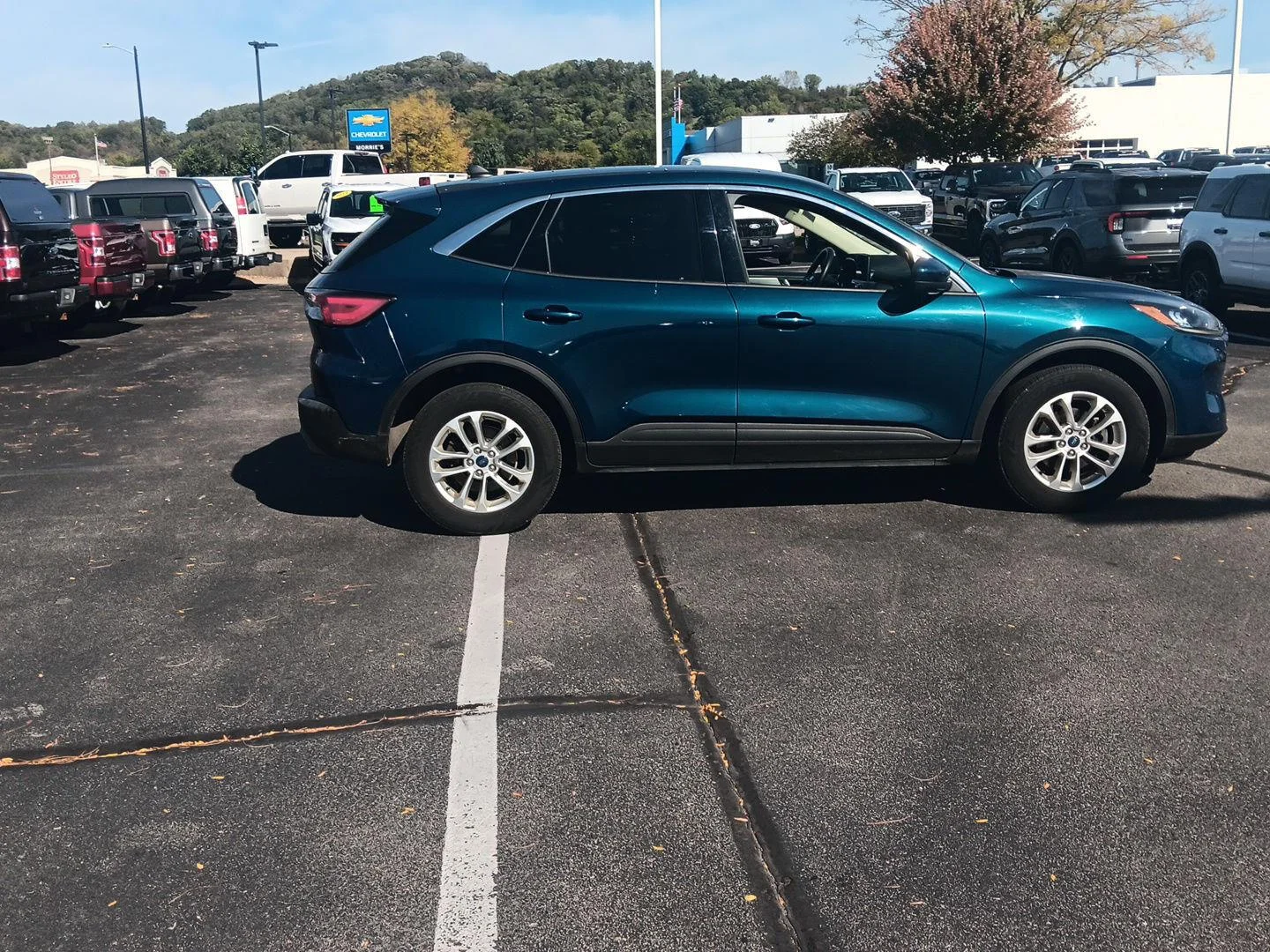 Used 2020 Dark Persian Green Ford SE image 3