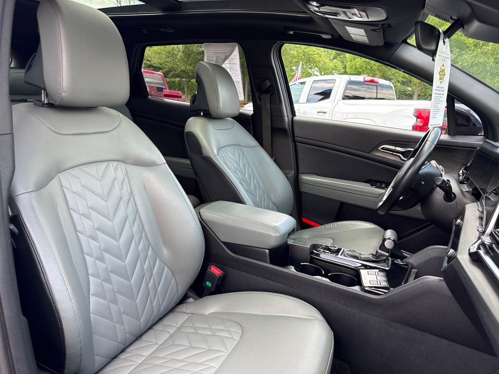 Used 2023 Black Kia X-Line image 25