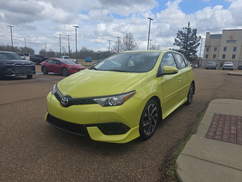 Used 2018 Toyota Corolla iM Base with VIN JTNKARJE8JJ554611 for sale in Grenada, MS