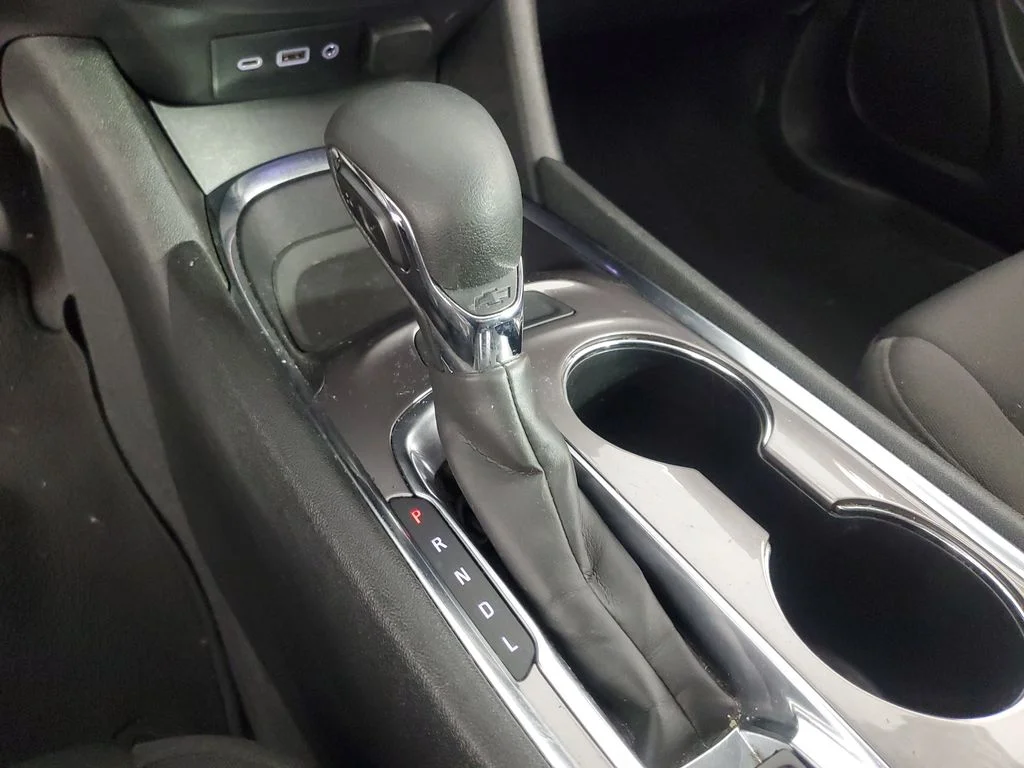 Used 2022 Silver Chevrolet LT image 17