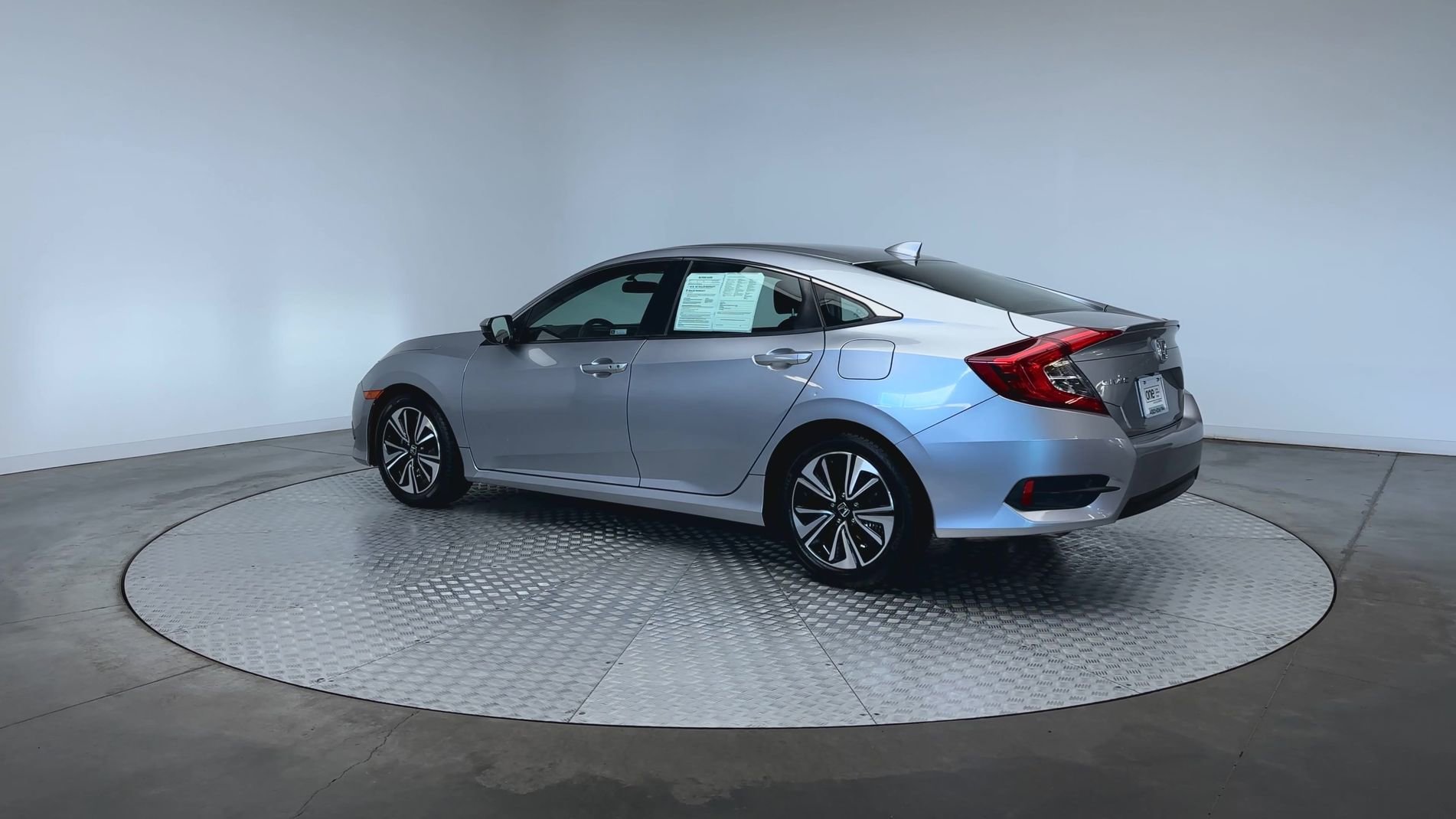 Used 2018 Lunar Silver Metallic Honda EX-T image 6