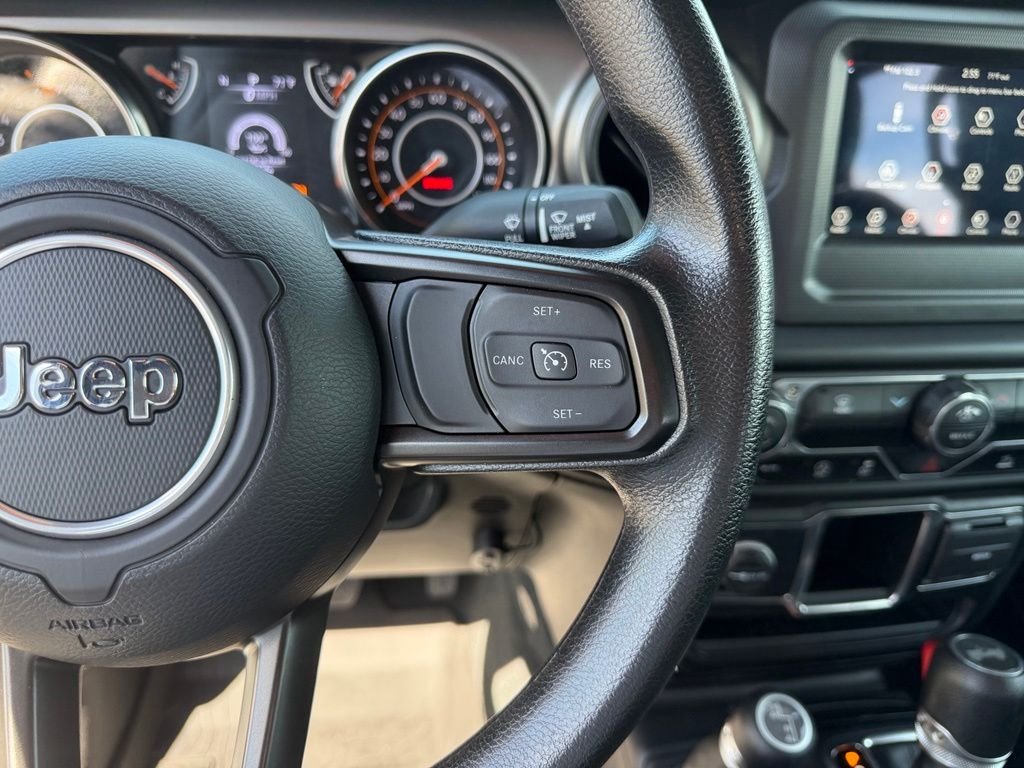 Used 2022 Bright White Clearcoat Jeep Unlimited Sport image 17
