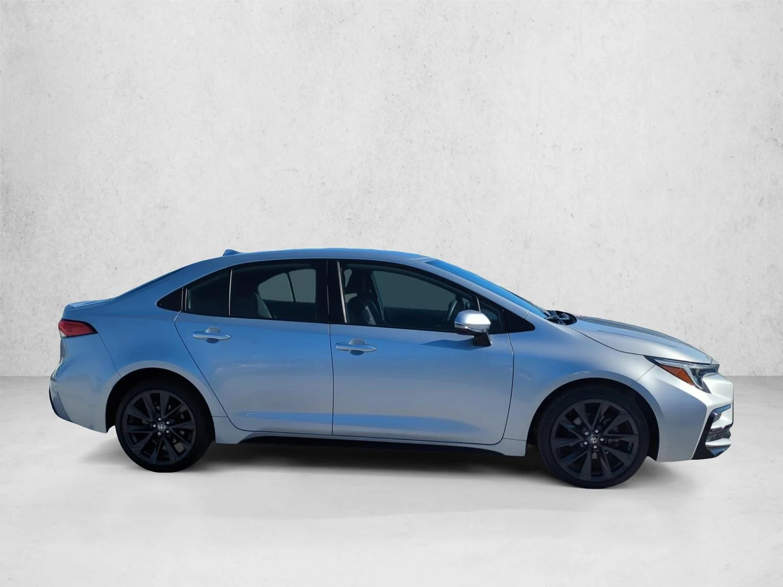 Used 2024 Classic Silver Metallic Toyota SE image 4