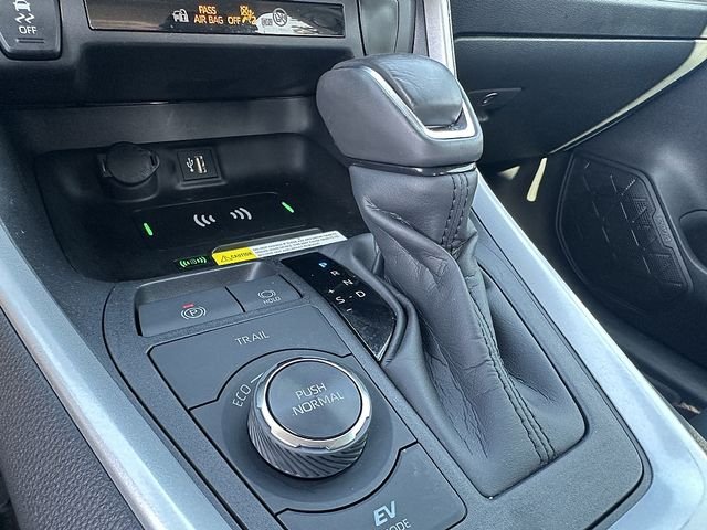 Certified Used 2025 Black Toyota XLE Premium image 34
