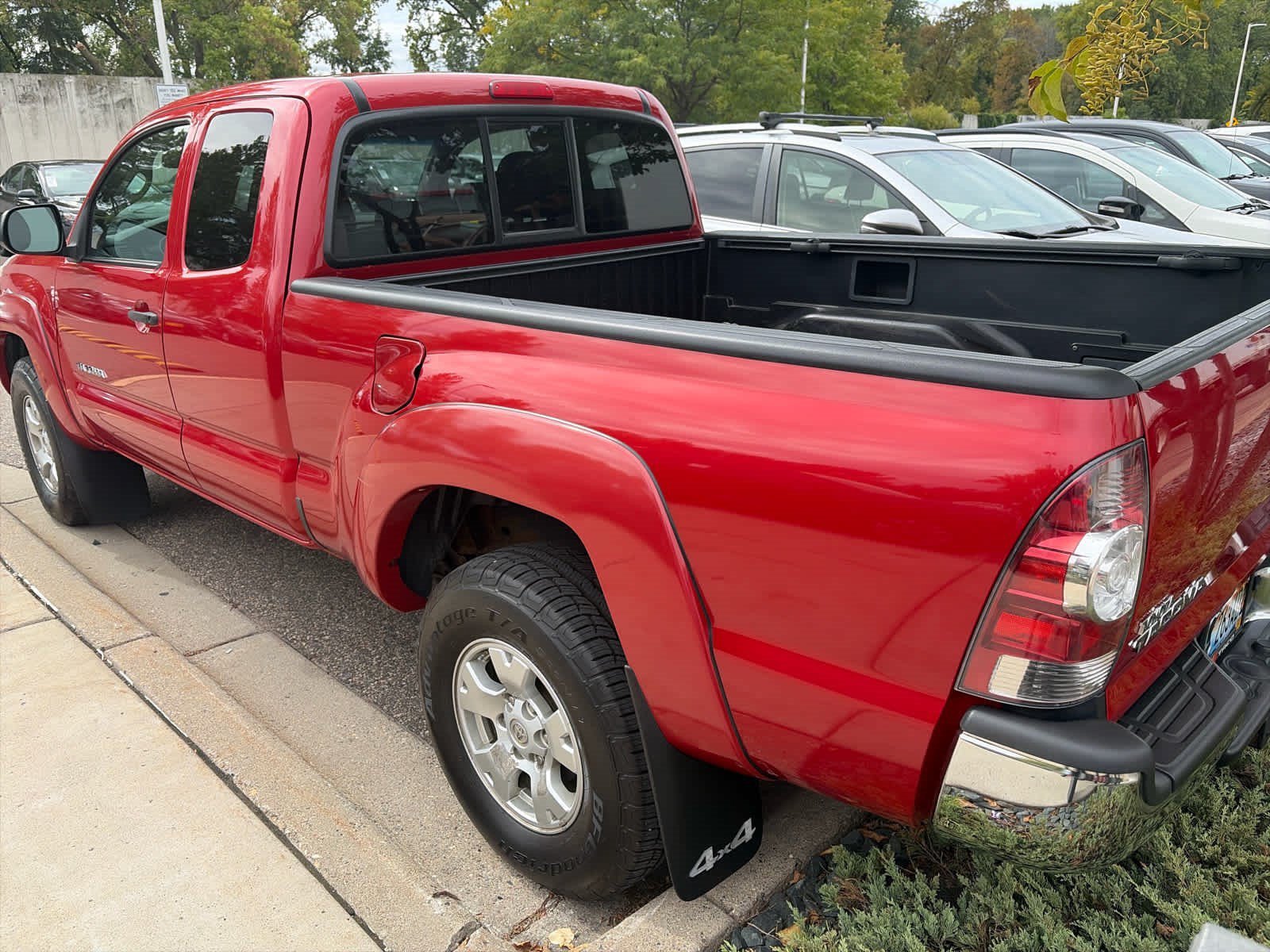 Used 2012 Barcelona Red Metallic Toyota  image 4