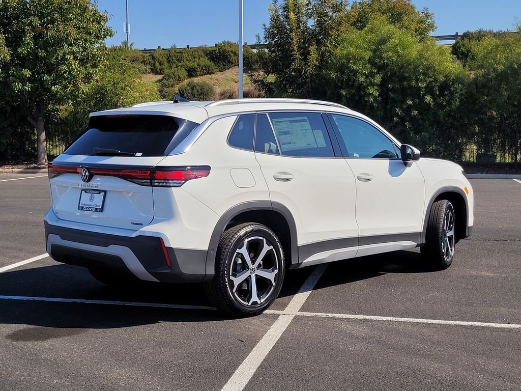New 2026 White/off-white Volkswagen SE image 5