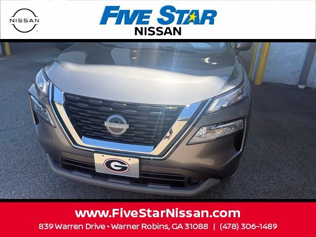 Used 2023 Gray Nissan SV image 5