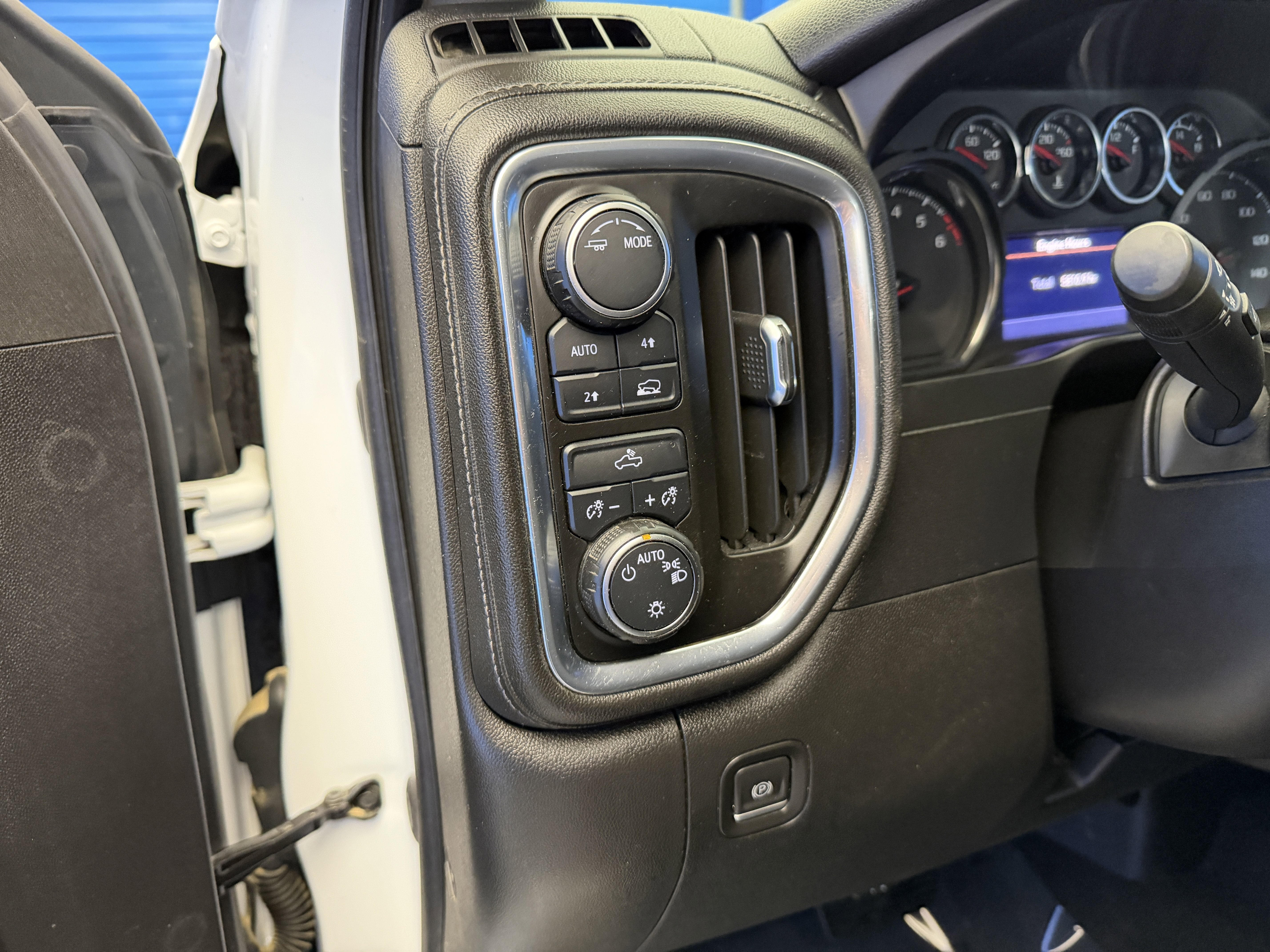 Used 2021 Summit White Chevrolet LT image 15